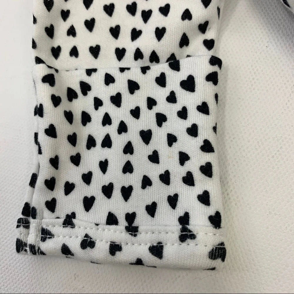 NWT carter’s Long Sleeve Footed Heart Bodysuit nb